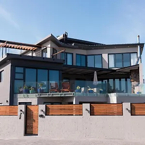 https://noa-neve-homestay.hotels-capetown.com